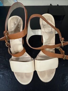 Chloe Two-Tone Leather Strap Heels in Cream and Brown